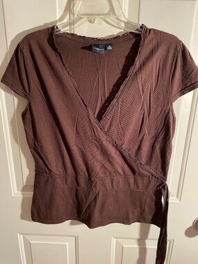 Ladies short sleeve Sonoma shirt size medium brown